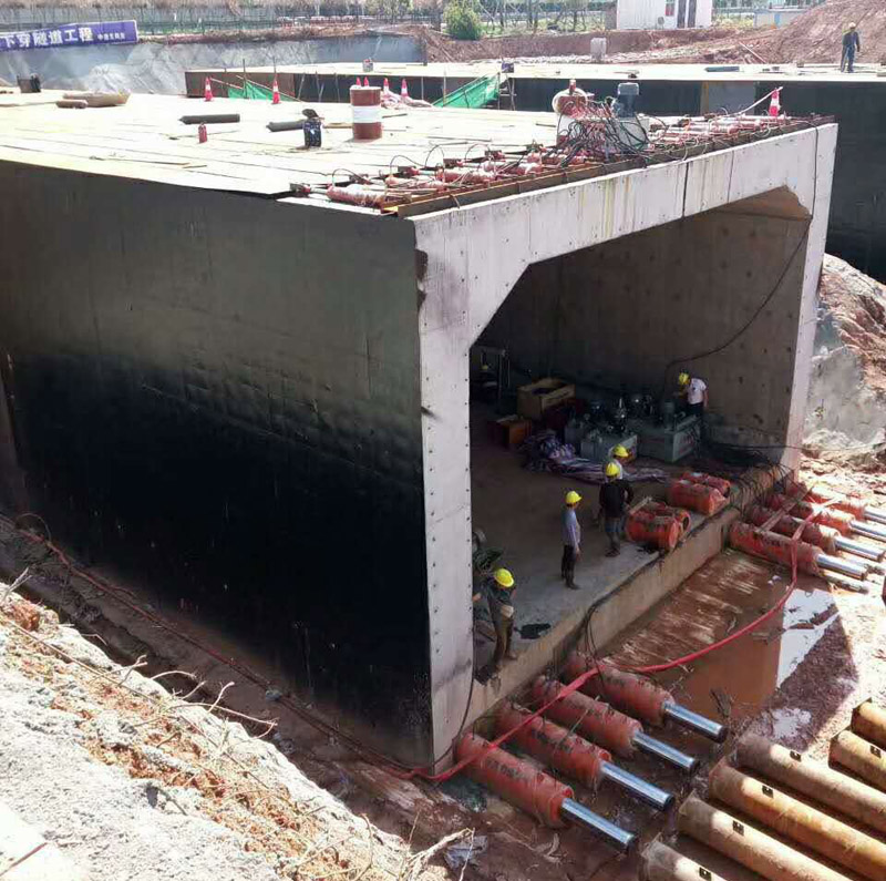 湖北液壓頂管設備下穿隧道工程