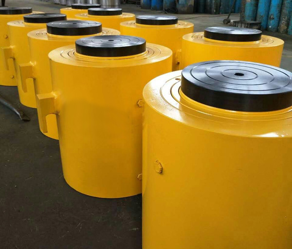 大噸位千斤頂的清洗方法