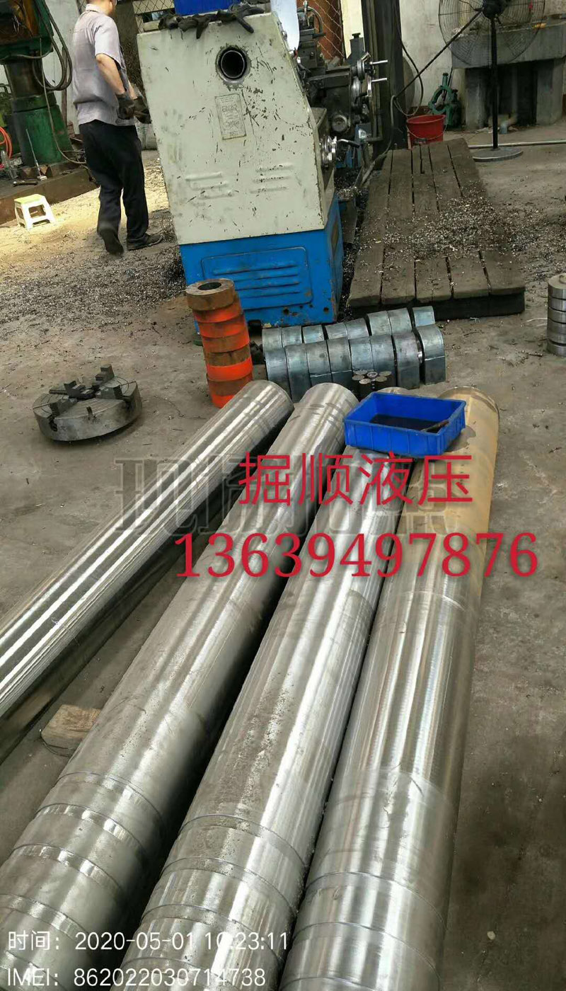 掘順機械公司五一節的禮品是生產橋梁千斤頂和頂管機千斤頂訂單