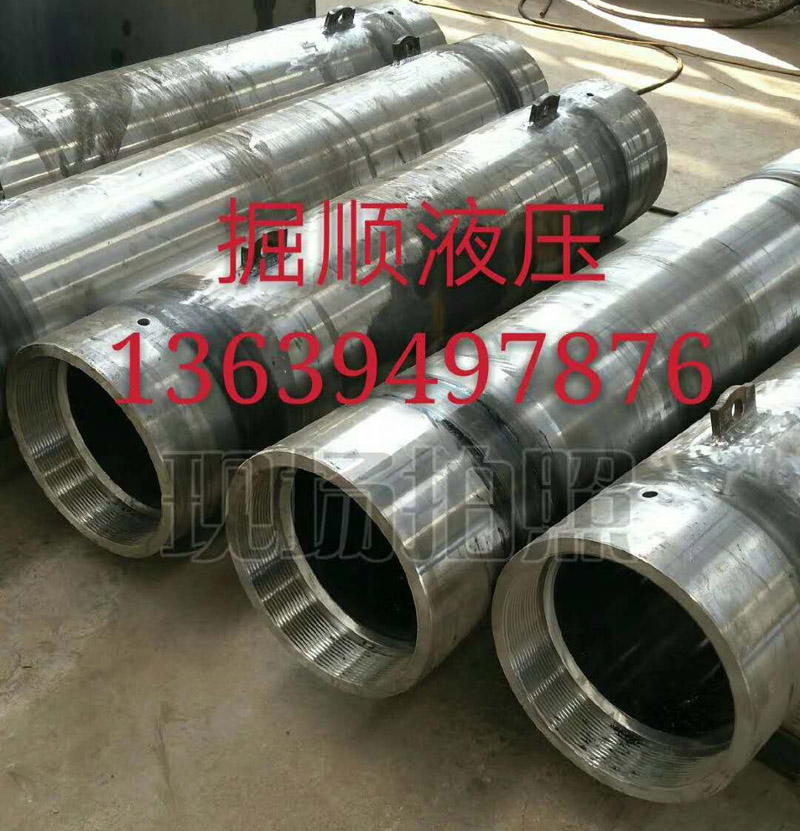 掘順機械公司五一節的禮品是生產橋梁千斤頂和頂管機千斤頂訂單